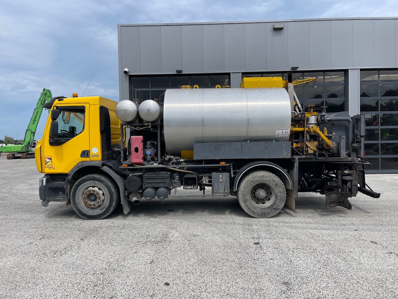 Renault Premium Bitumen Sprayer Acmar 7500 liter 2008