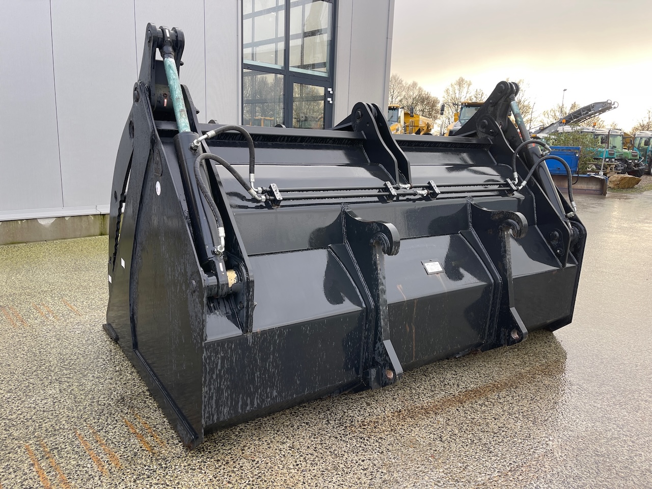 Dichte bak 286cm 4500 liter Volvo / Lundberg aansluiting 
