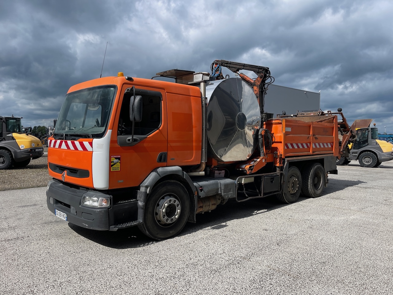 Renault 340 Secmair 5000 liter Bitumen Sprayer 2000