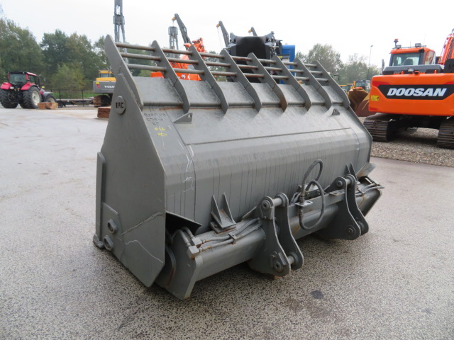 Hoogkiepbak 272cm 4800ltr Vaste montage 2010